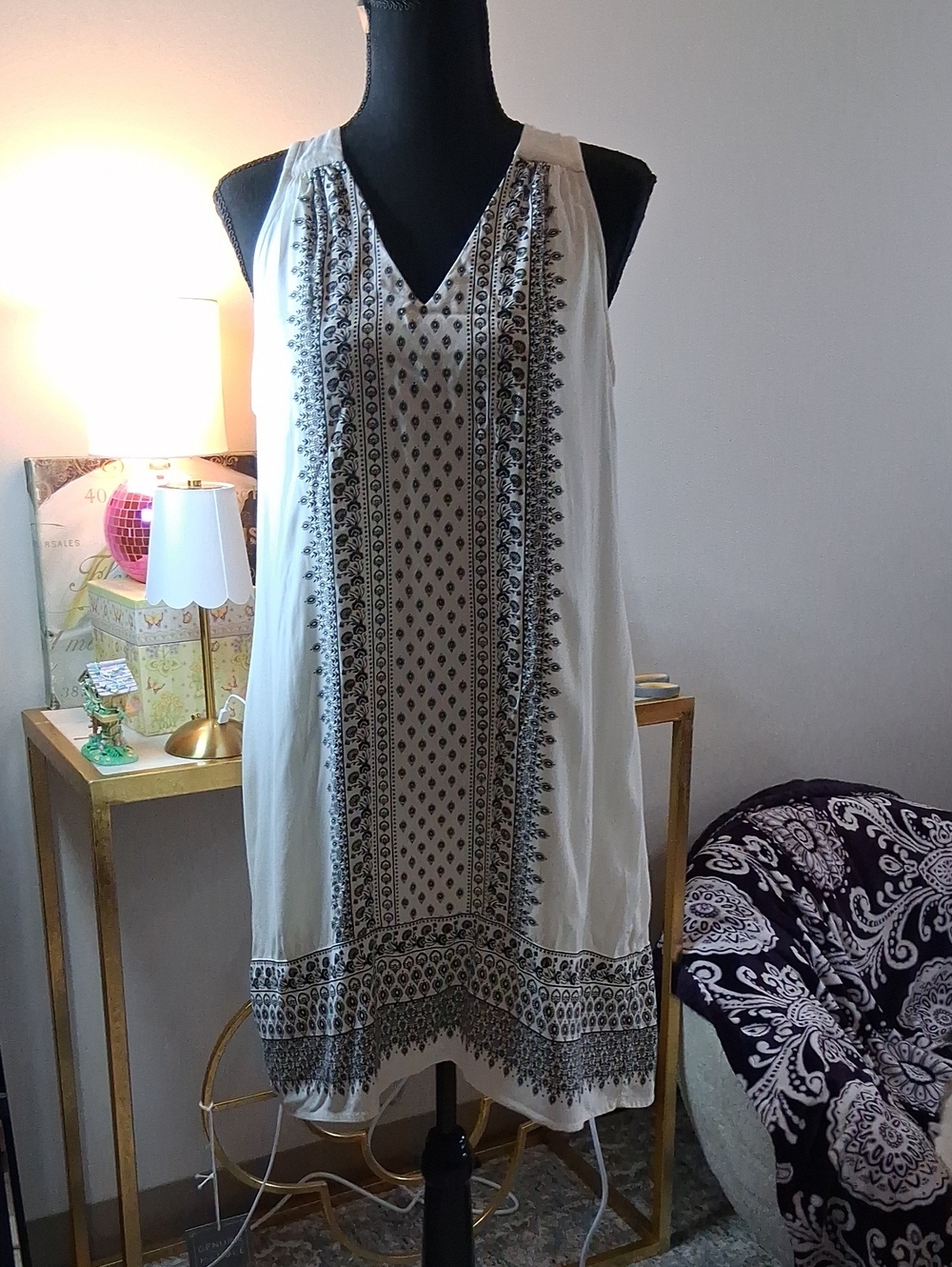 Old Navy Cream Sleeveless V-Neck Dress